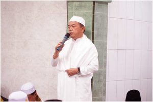 H. Al Haris : Tinggal Sejenak Aktivitas-mu, Saat Panggilan Adzan Bershalatlah